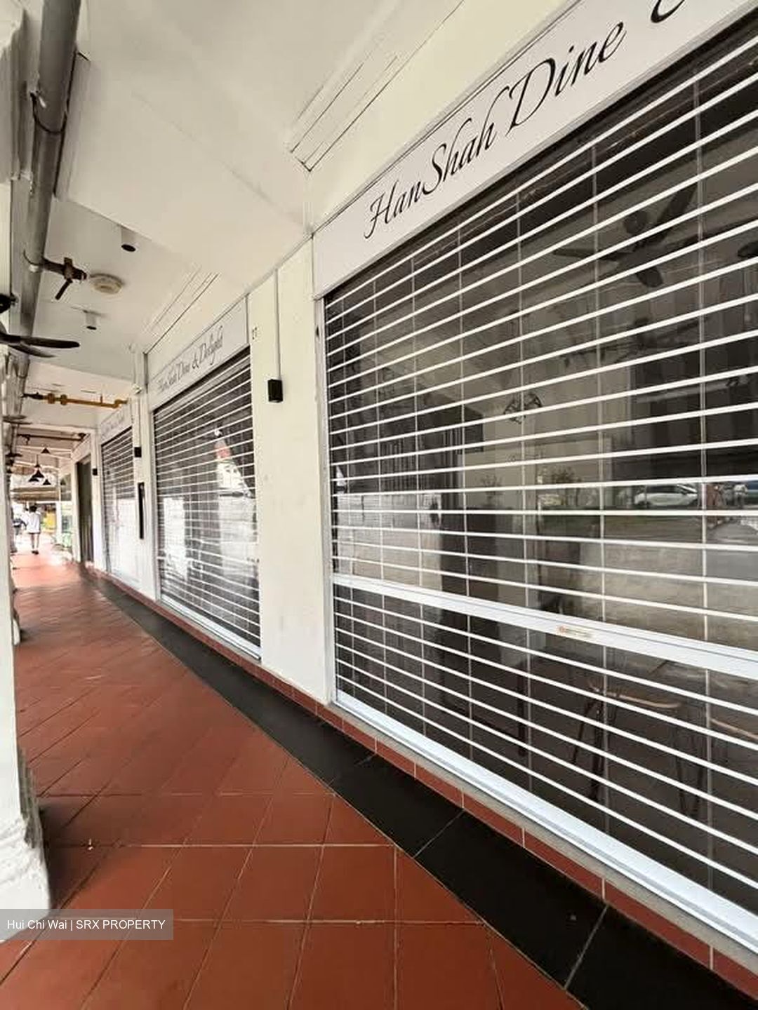 Mackenzie Road (D9), Retail #558426401